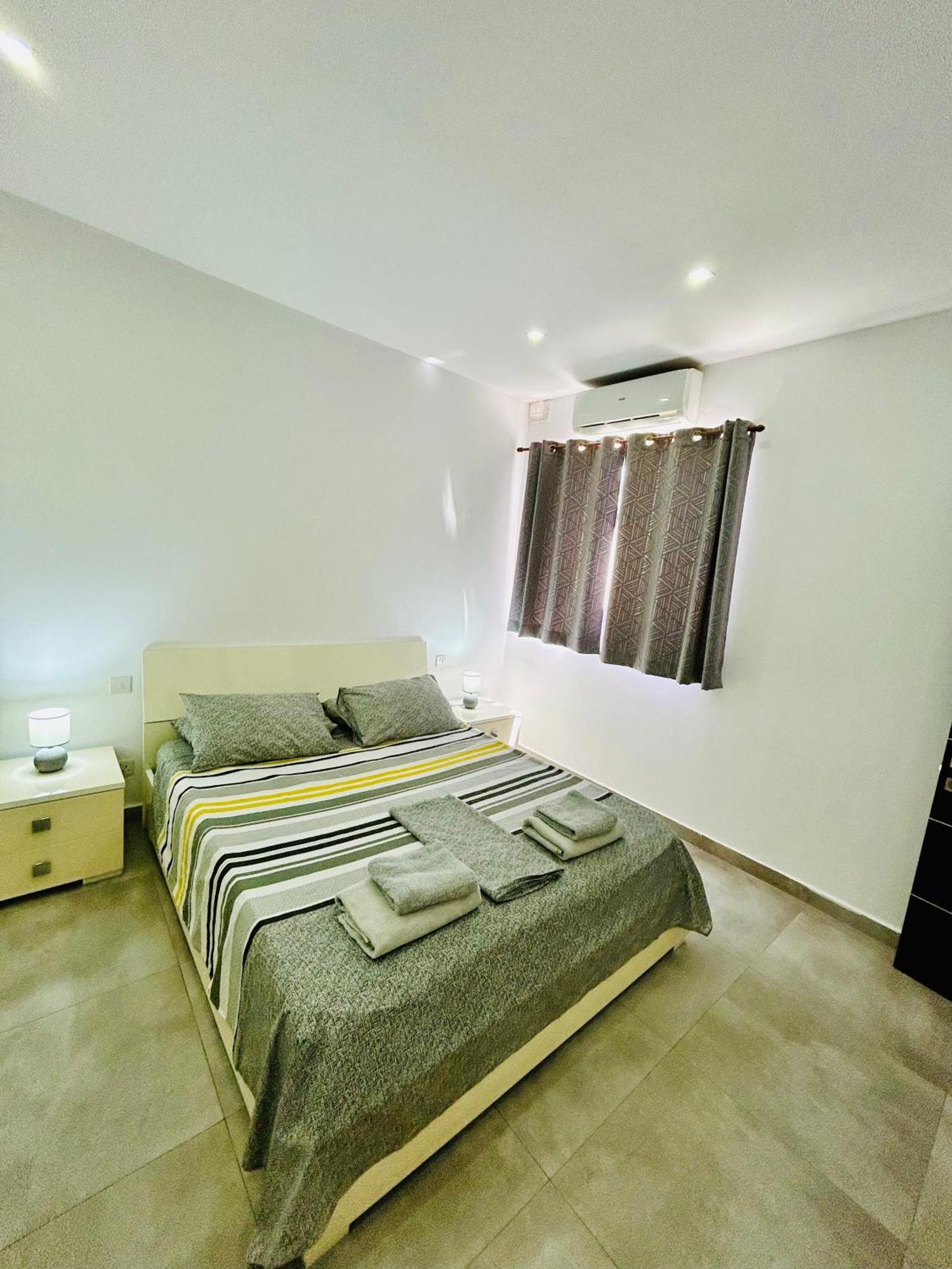 Cosy Seaside Apt, 200M From The Seafront Gzira Zewnętrze zdjęcie