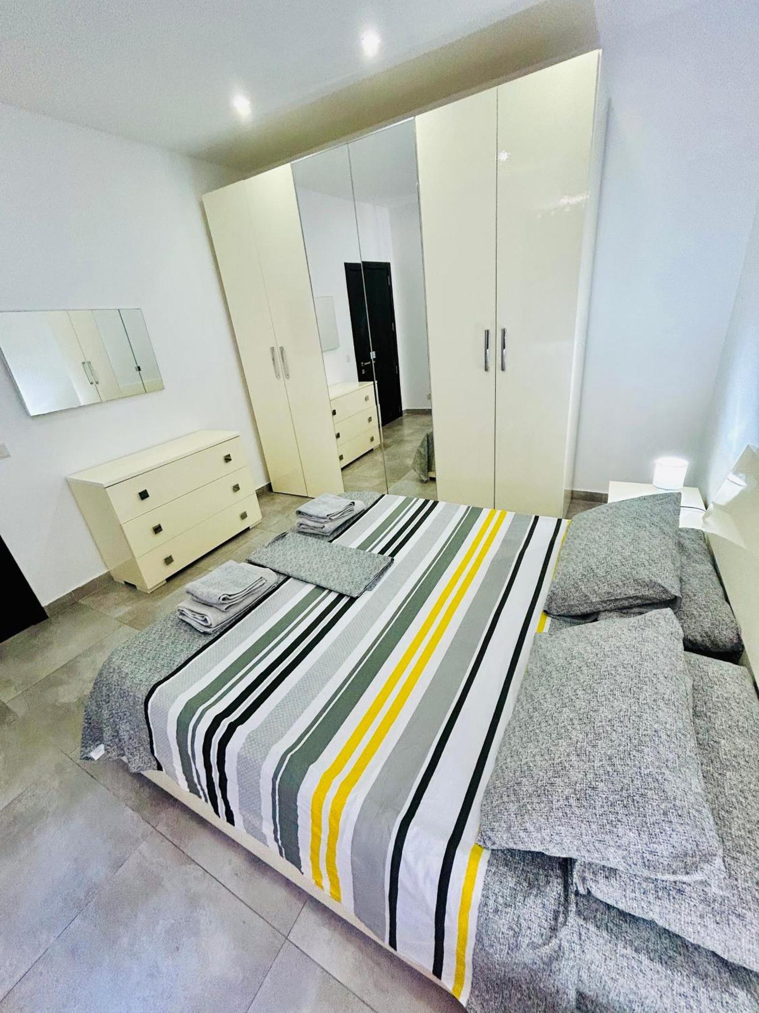 Cosy Seaside Apt, 200M From The Seafront Gzira Zewnętrze zdjęcie